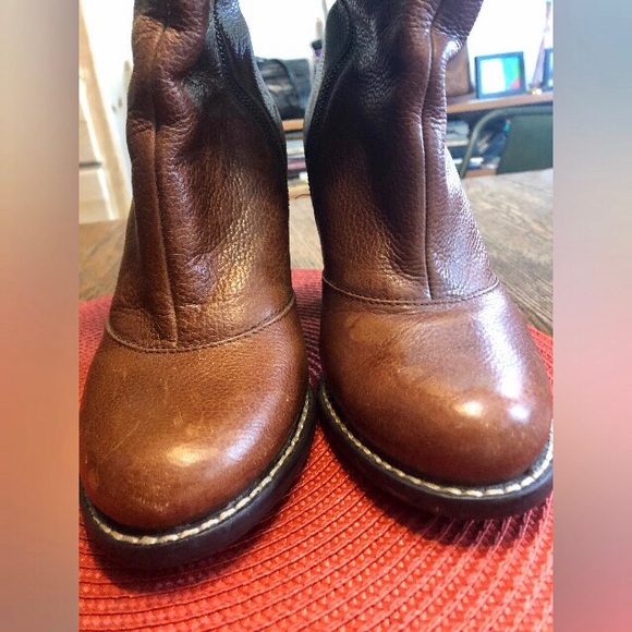 BCBG Doris Stacked Heeled Boot w/zip brown sz9.5 - Picture 4 of 8